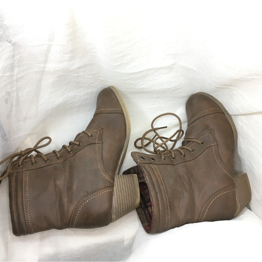 Cathy Jean Light Brown Lace-Up Boots with Plaid Lining -7- - Picture 7 of 16